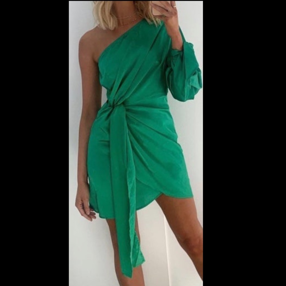 Dress - Picture 3 of 3